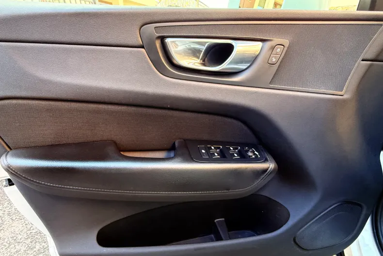 Volvo XC60 din 2020 cu 162.507 km - oferta VOL155987 - foto 22