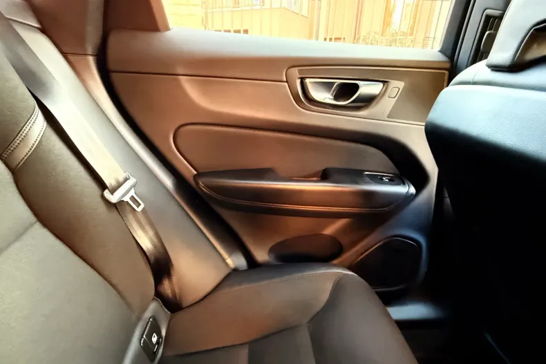 Volvo XC60 din 2020 cu 162.507 km - oferta VOL155987 - foto 26