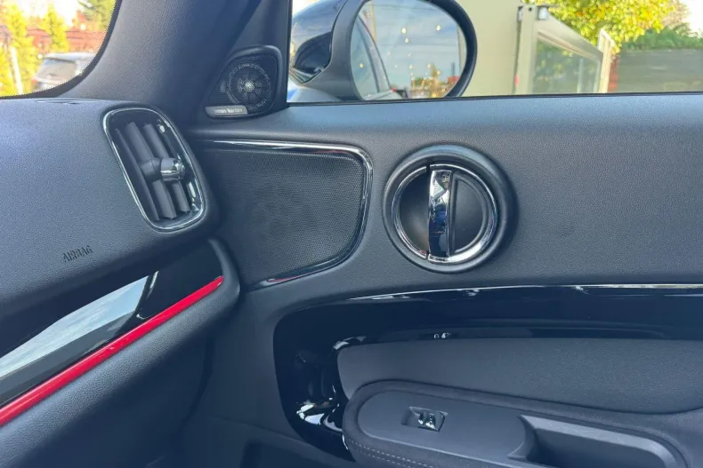 MINI Countryman din 2020 cu 29.900 km - oferta MIN155991 - foto 31