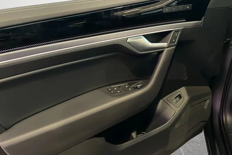 Volkswagen Touareg din 2025 cu 5 km - oferta VOL155997 - foto 12