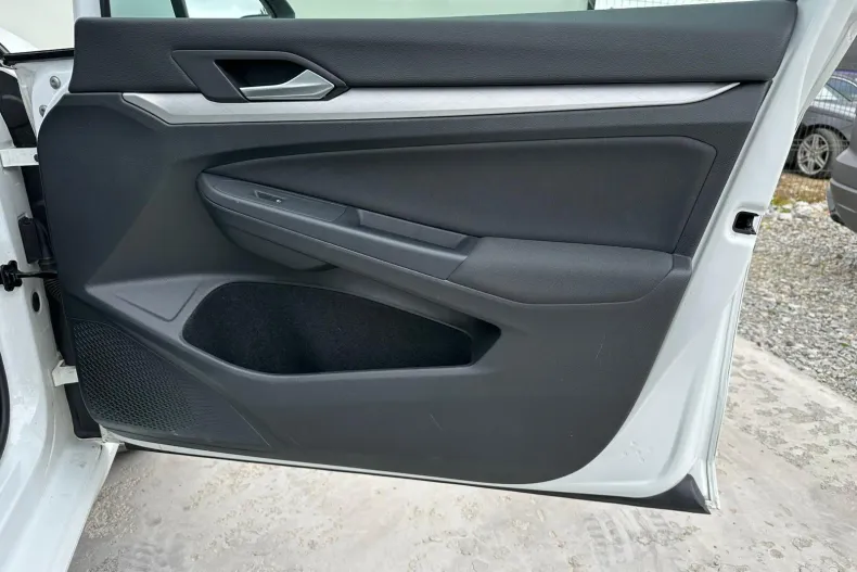 Volkswagen Golf din 2020 cu 146.950 km - oferta VOL155999 - foto 22