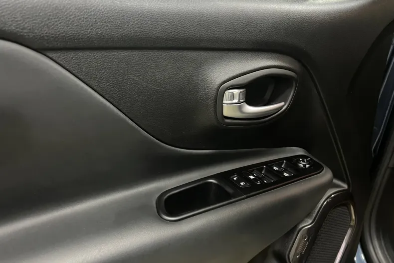 Jeep Renegade din 2021 cu 127.000 km - oferta JEE156034 - foto 20