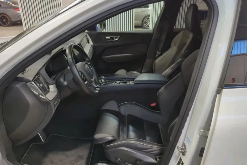 Volvo XC60 din 2020 cu 107.570 km - oferta VOL156041 - foto 5