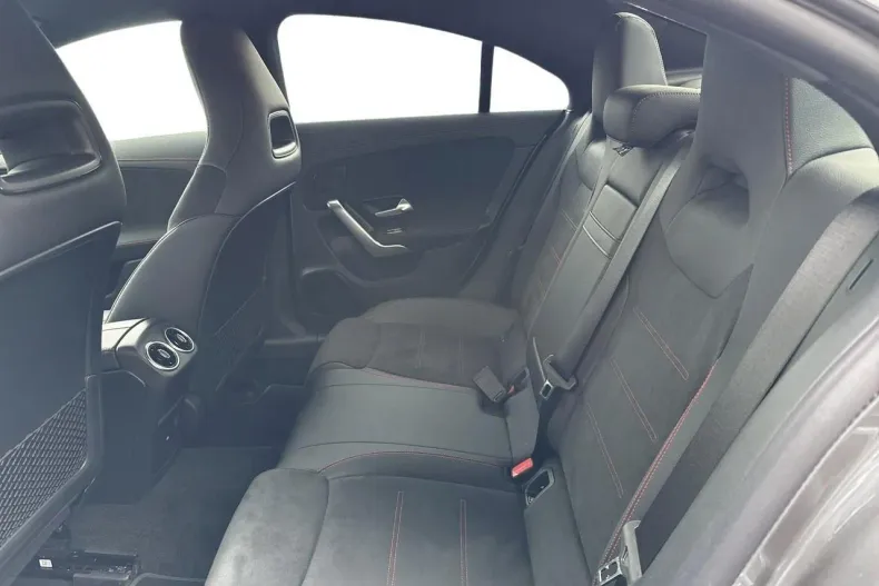 Mercedes-Benz CLA din 2024 cu 13.864 km - oferta MER156048 - foto 11