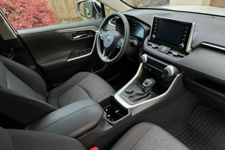 Toyota RAV4 din 2022 cu 133.000 km - oferta TOY156064 - foto 7