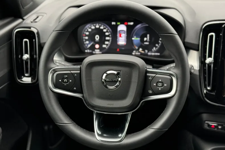 Volvo XC40 din 2022 cu 60.000 km - oferta VOL156065 - foto 16