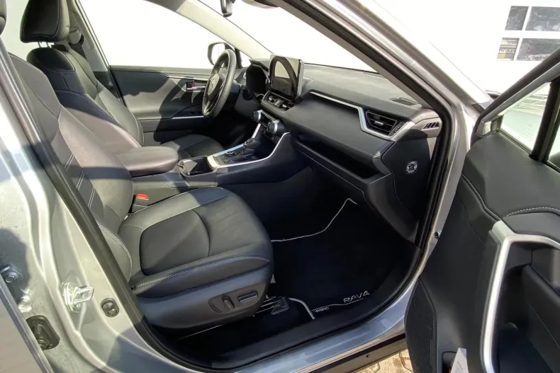 Toyota RAV4 din 2025 cu 8.700 km - oferta TOY156069 - foto 5