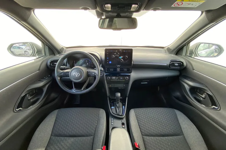 Toyota Yaris Cross din 2025 cu 3.200 km - oferta TOY156070 - foto 14