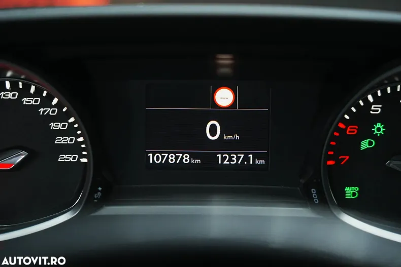 Peugeot 308 din 2019 cu 108.000 km - oferta PEU156074 - foto 30