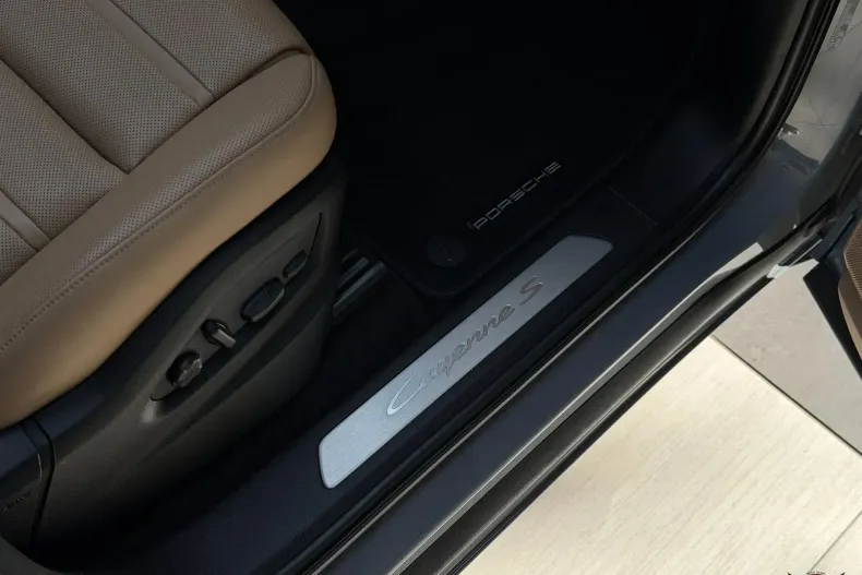 Porsche Cayenne din 2023 cu 34.631 km - oferta POR156077 - foto 19