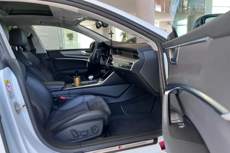 Audi A7 din 2020 cu 67.293 km - oferta AUD156085 - foto 12