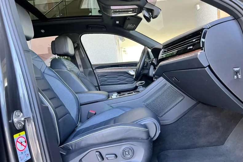 Volkswagen Touareg din 2021 cu 78.073 km - oferta VOL156094 - foto 28