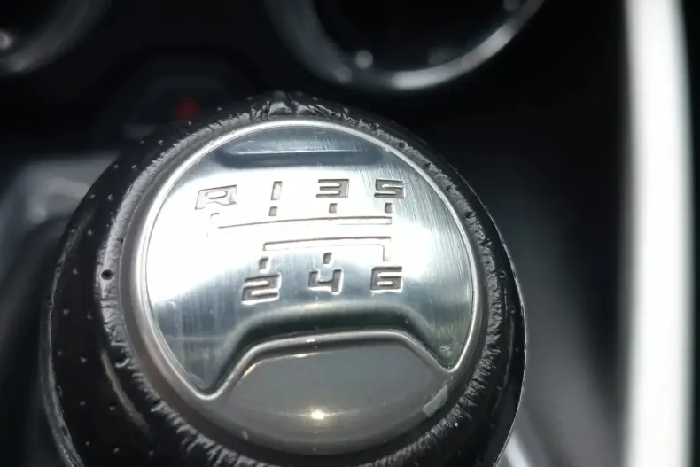 Chevrolet Camaro din 2022 cu 45.464 km - oferta CHE156097 - foto 12