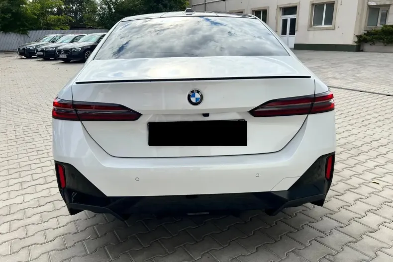 BMW Seria 5 din 2024 cu 22.000 km - oferta BMW156098 - foto 3