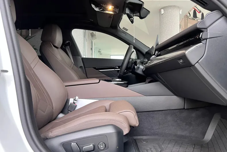 BMW Seria 5 din 2024 cu 22.000 km - oferta BMW156098 - foto 15