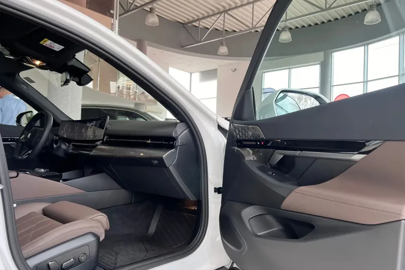 BMW Seria 5 din 2024 cu 22.000 km - oferta BMW156098 - foto 16