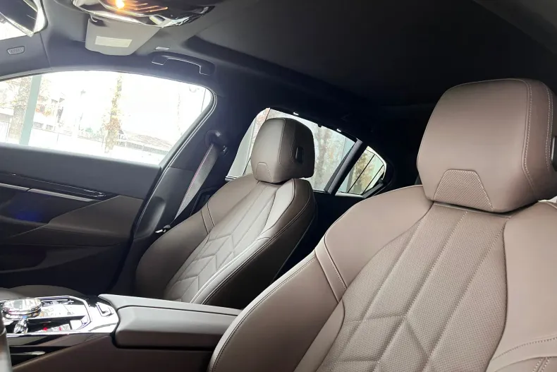 BMW Seria 5 din 2024 cu 22.000 km - oferta BMW156098 - foto 26