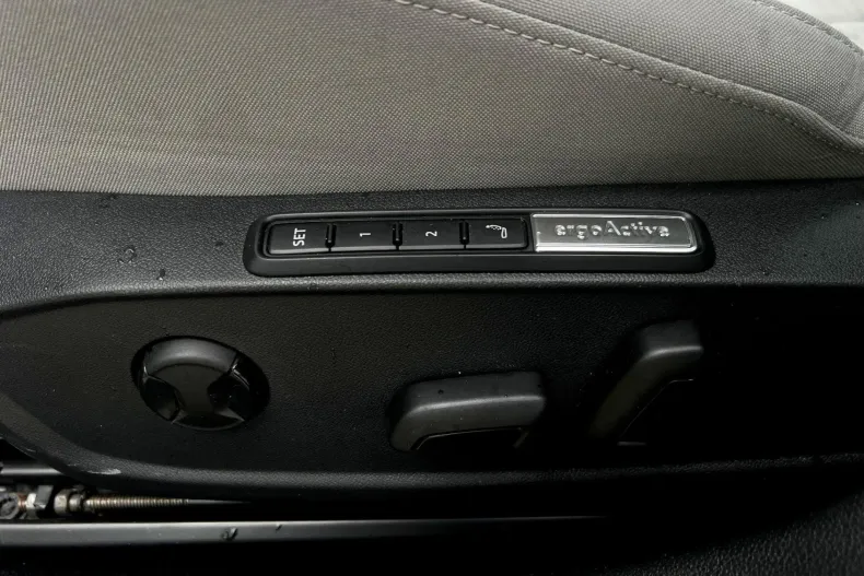 Volkswagen Golf din 2022 cu 123.375 km - oferta VOL156123 - foto 13