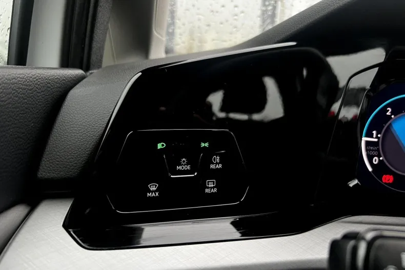 Volkswagen Golf din 2022 cu 123.375 km - oferta VOL156123 - foto 39