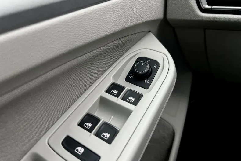 Volkswagen Golf din 2022 cu 123.375 km - oferta VOL156123 - foto 40