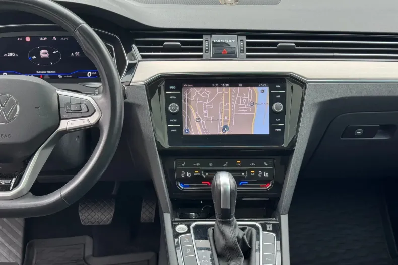 Volkswagen Passat din 2022 cu 179.300 km - oferta VOL156127 - foto 4