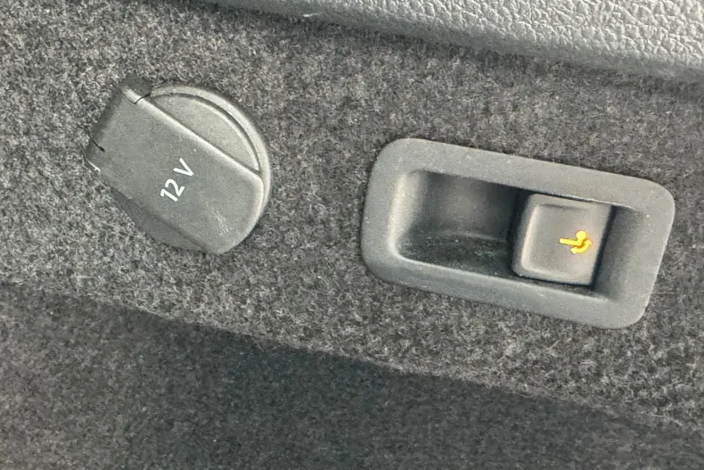 Volkswagen Passat din 2022 cu 179.300 km - oferta VOL156127 - foto 16