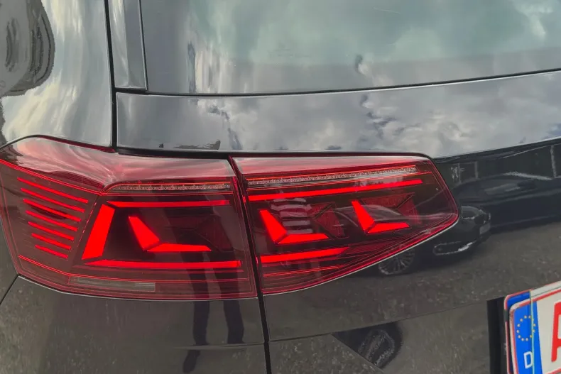 Volkswagen Passat din 2022 cu 179.300 km - oferta VOL156127 - foto 17