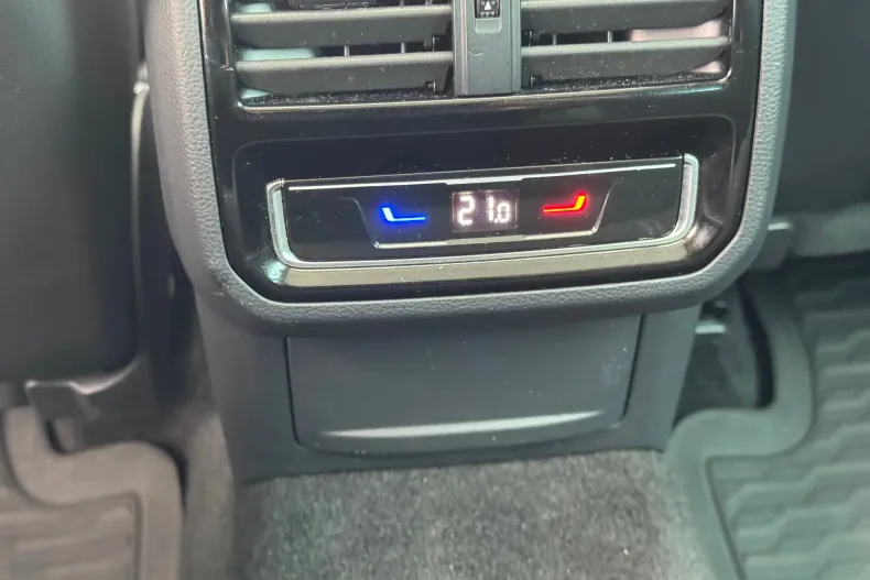 Volkswagen Passat din 2022 cu 179.300 km - oferta VOL156127 - foto 18