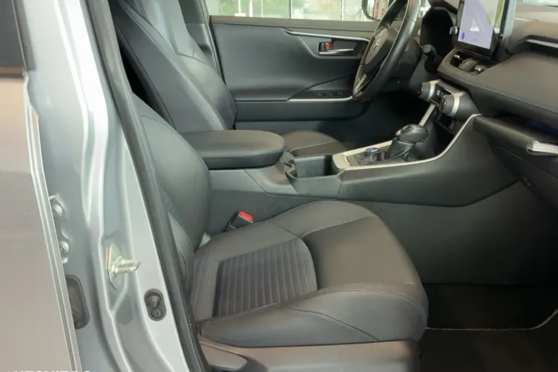 Toyota RAV4 din 2022 cu 49.000 km - oferta TOY156131 - foto 11
