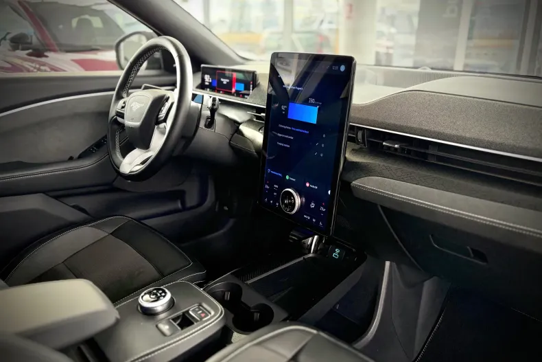 Ford Mustang Mach-E din 2024 cu 10.902 km - oferta FOR156132 - foto 16