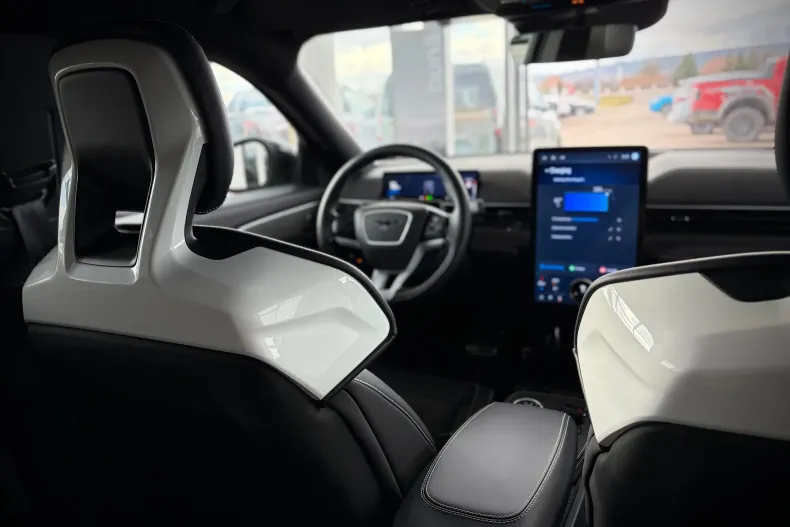 Ford Mustang Mach-E din 2024 cu 10.902 km - oferta FOR156132 - foto 20