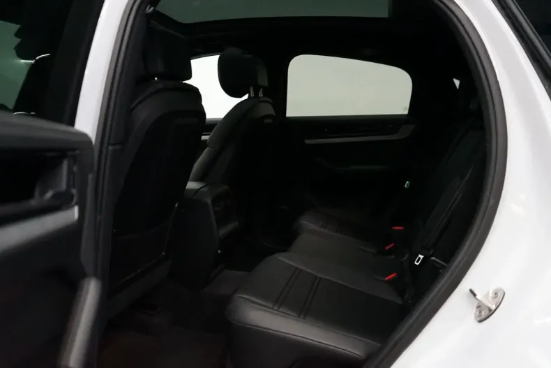 Porsche Cayenne din 2024 cu 17.100 km - oferta POR156150 - foto 12