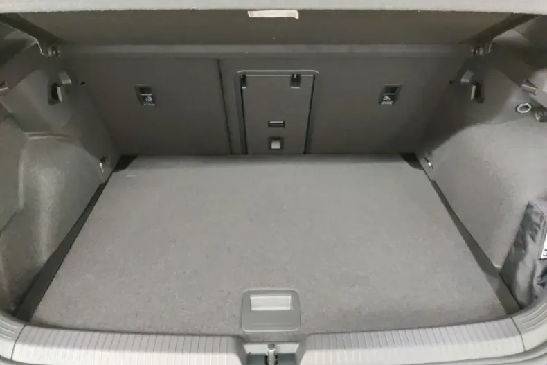 Volkswagen Golf din 2024 cu 9.500 km - oferta VOL156151 - foto 13