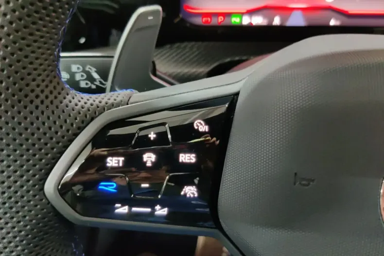 Volkswagen Golf din 2024 cu 9.500 km - oferta VOL156151 - foto 16