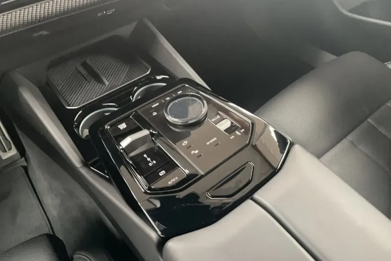 BMW 520 din 2024 cu 19.650 km - oferta BMW156157 - foto 10