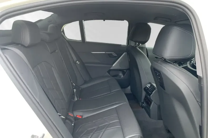 BMW 520 din 2024 cu 12.350 km - oferta BMW156162 - foto 11