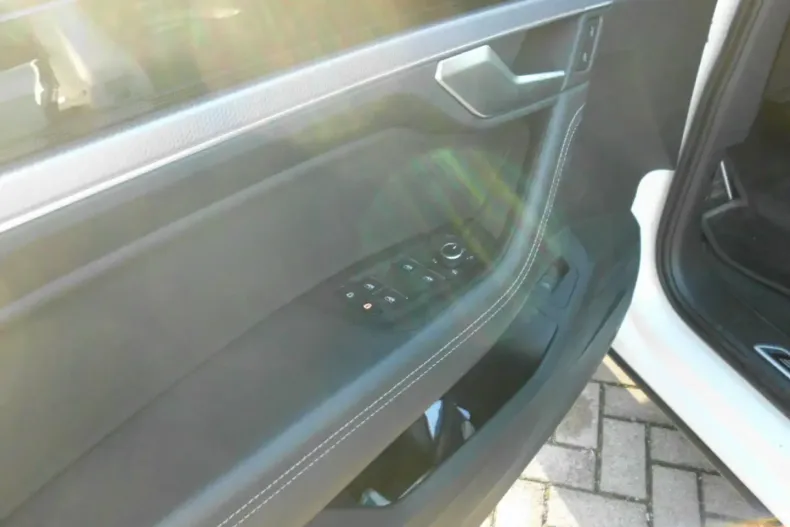 Volkswagen Touareg din 2021 cu 88.600 km - oferta VOL156164 - foto 5