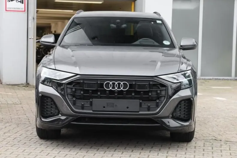 Audi Q8 din 2025 cu 23.570 km - oferta AUD156165 - foto 1