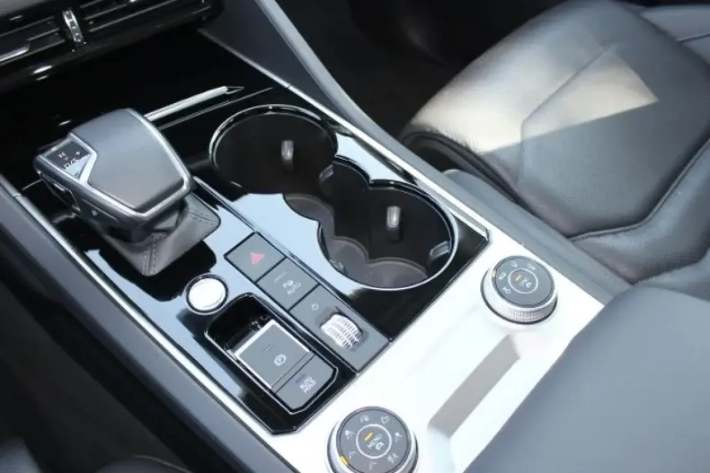 Volkswagen Touareg din 2020 cu 84.659 km - oferta VOL156167 - foto 13