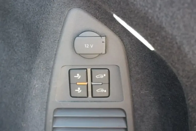 Volkswagen Touareg din 2020 cu 84.659 km - oferta VOL156167 - foto 18