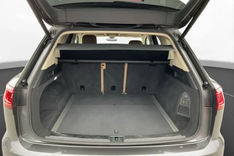 Volkswagen Touareg din 2020 cu 98.392 km - oferta VOL156176 - foto 14