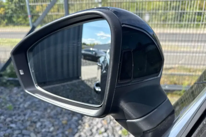 Volkswagen Touareg din 2021 cu 86.307 km - oferta VOL156177 - foto 24