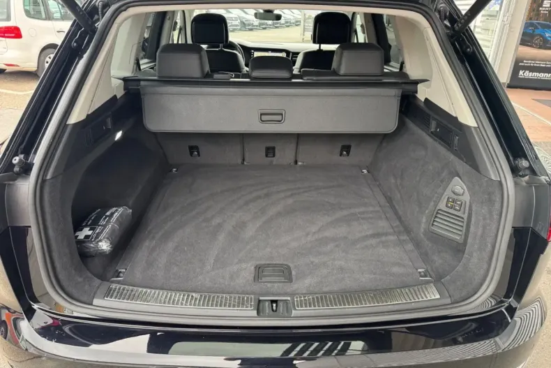 Volkswagen Touareg din 2021 cu 88.300 km - oferta VOL156180 - foto 6