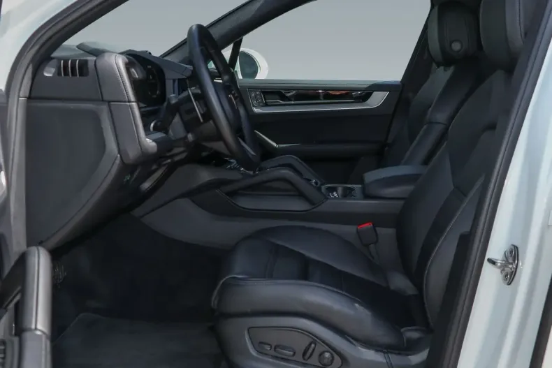 Porsche Cayenne din 2024 cu 19.400 km - oferta POR156185 - foto 11