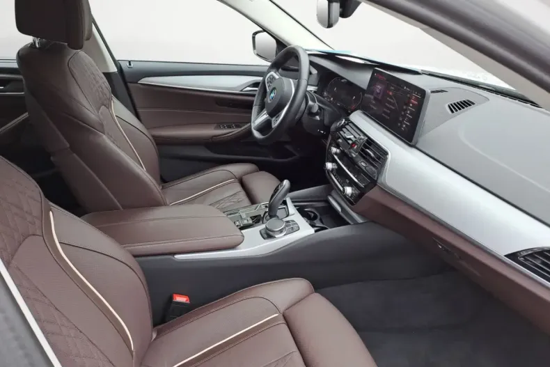 BMW 530 din 2023 cu 26.243 km - oferta BMW156188 - foto 8