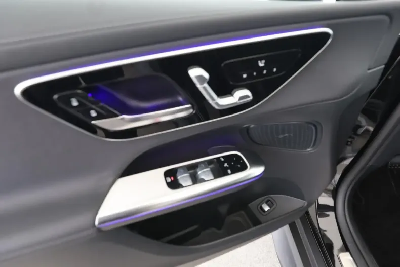 Mercedes-Benz GLC 300 din 2025 cu 15.000 km - oferta MER156217 - foto 9