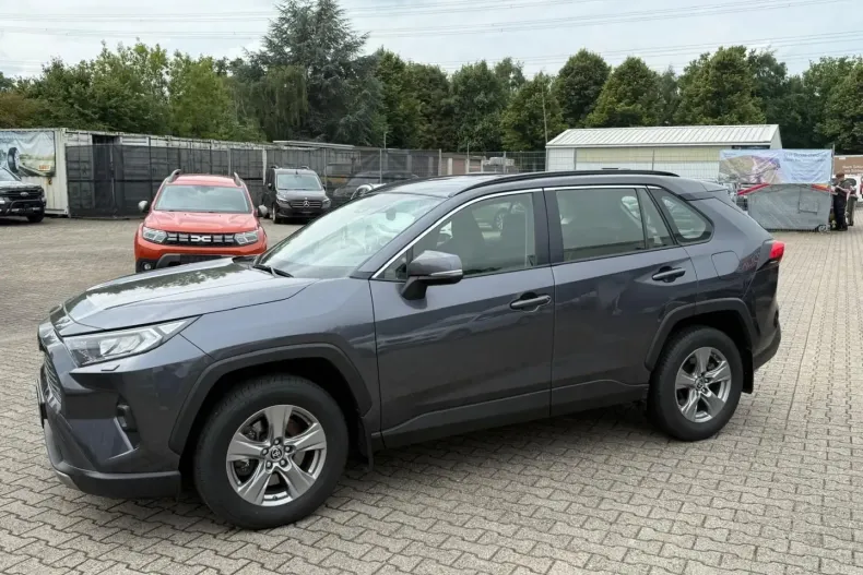 Toyota RAV4 din 2023 cu 37.956 km - oferta TOY156227 - foto 1
