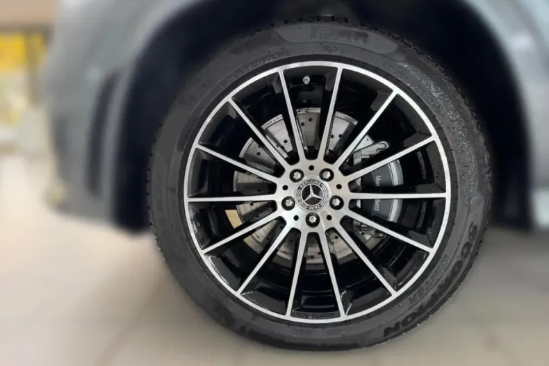 Mercedes-Benz GLE 300 din 2024 cu 17.689 km - oferta MER156228 - foto 5