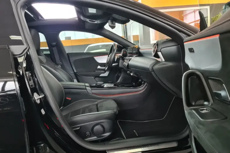 Mercedes-Benz CLA 250 din 2021 cu 48.077 km - oferta MER156263 - foto 9