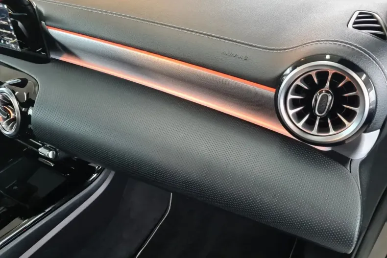 Mercedes-Benz CLA 250 din 2021 cu 48.077 km - oferta MER156263 - foto 12